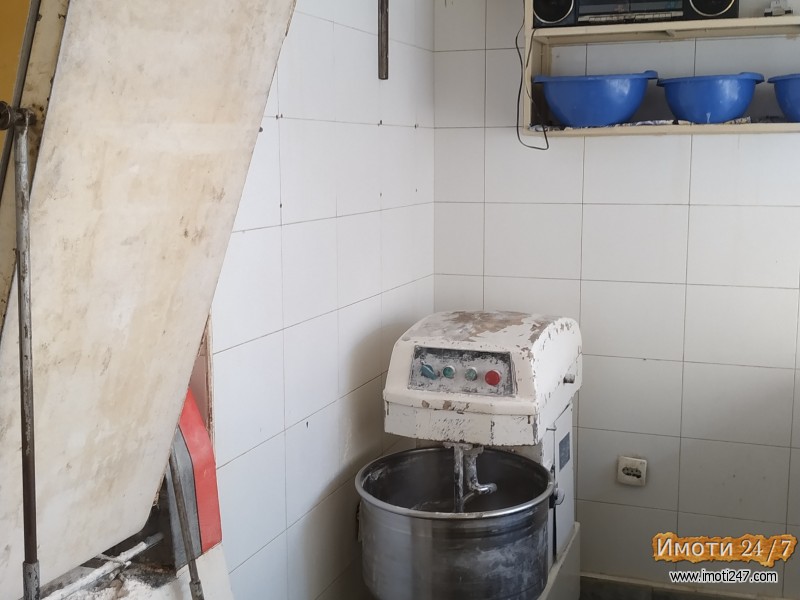 Izdavam kompletno opremena pekara vo Novo Lisice