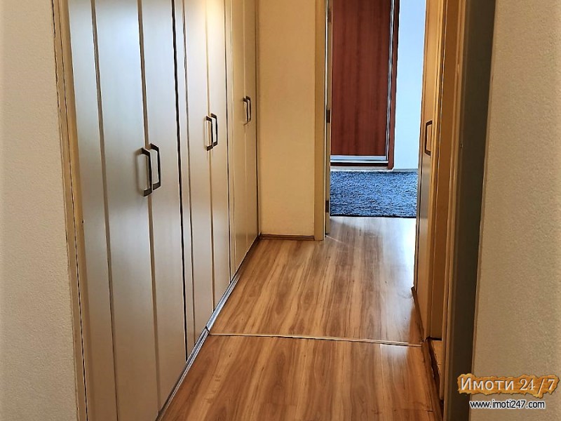 Se iznajmuva stan od 116m2 vo strog centar