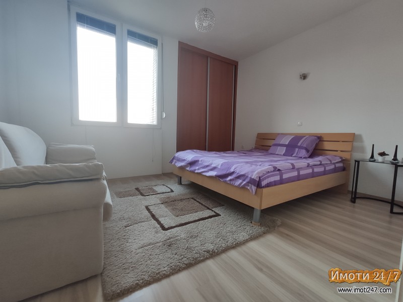 Se iznajmuva stan od 116m2 vo strog centar