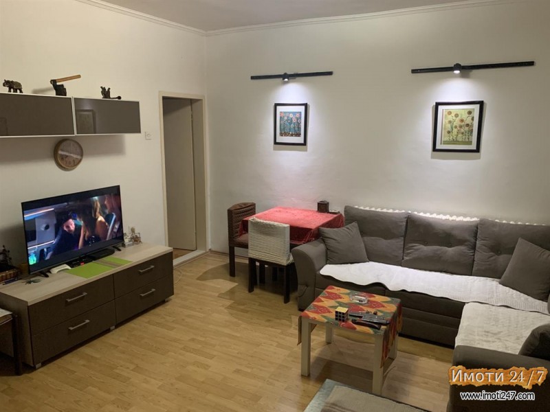 Renoviran stan so 3 spalni vo Karposh 1