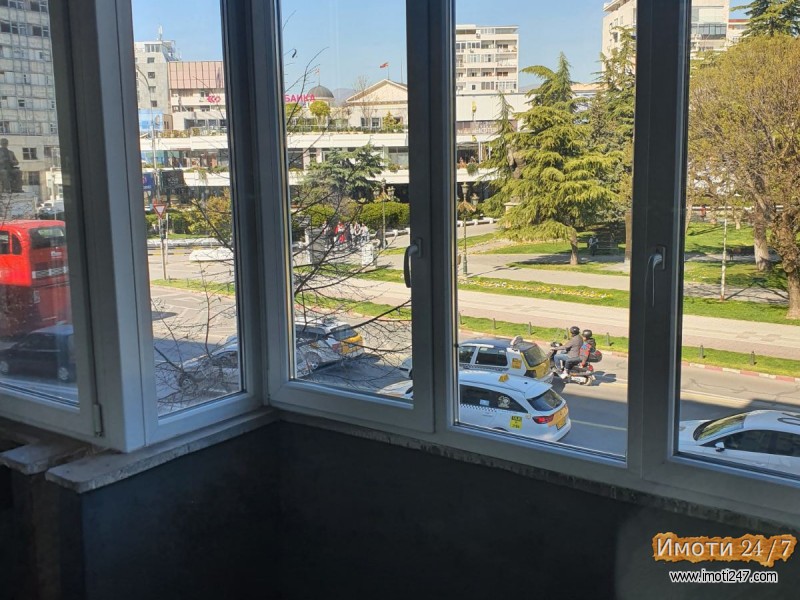 Издавам стан во Центар