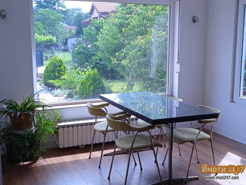 Se prodava kuka vo Jurumleri