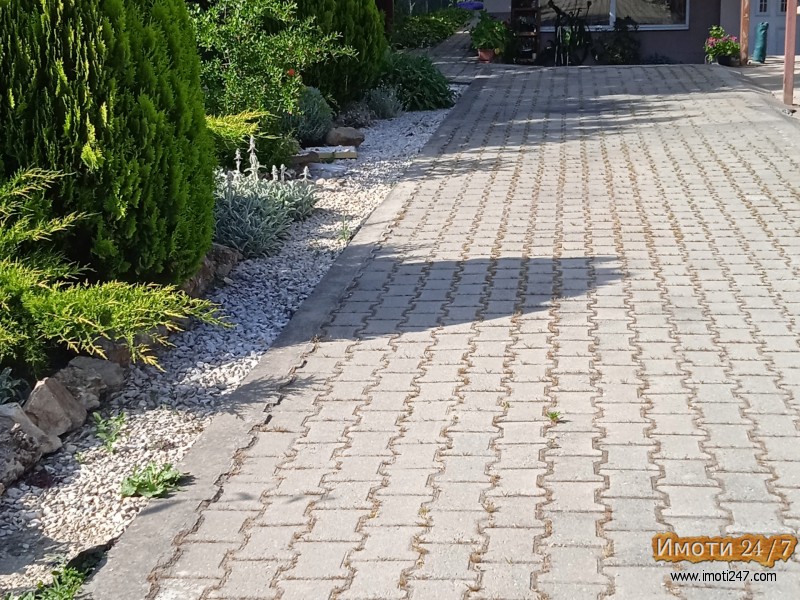 Se prodava kuka vo Jurumleri