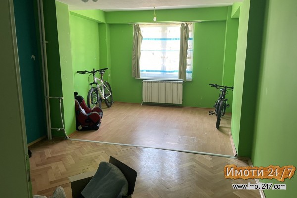 Renoviran stan od 79m2 vo Karpos 2
