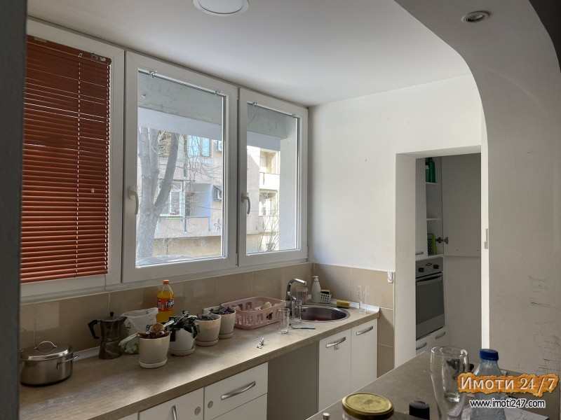 Renoviran stan od 79m2 vo Karpos 2