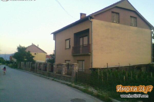  SE PRODAVA KUKA NA ODLICNA LOKACIJA VO KICEVO