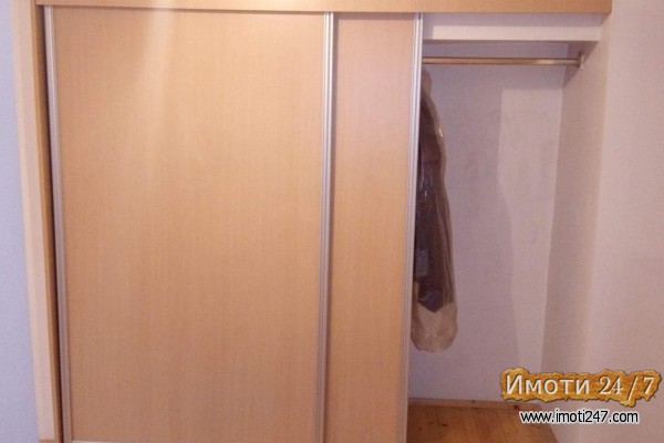Namesten stan so tri spalni vo Avtokomanda