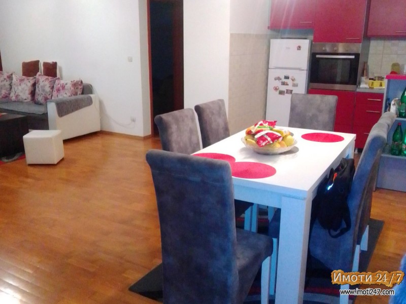 Se prodava stan 75m2 vo Centar kaj Montenegro