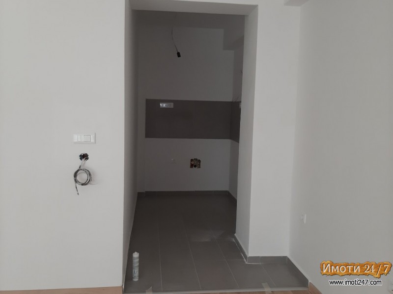 Se prodava stan vo Karpos 1 kaj Simpo 70m2