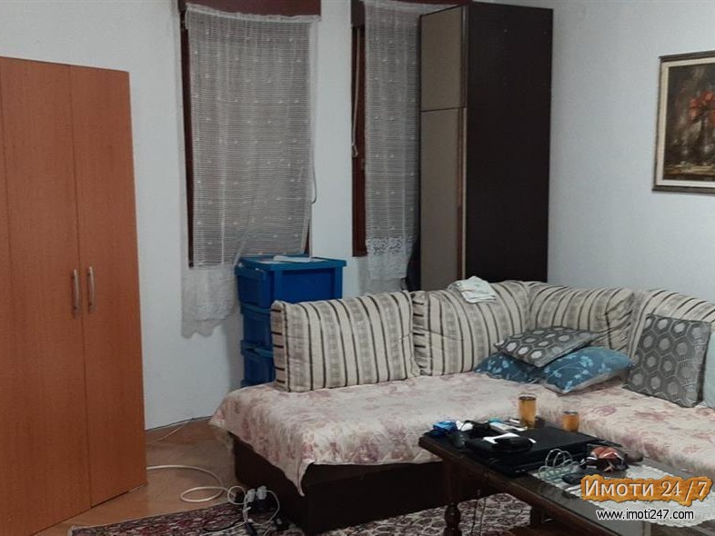 Se prodava stan vo Rasadnik od 83m2