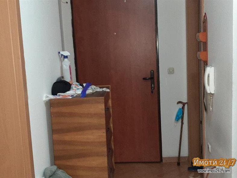 Se prodava stan vo Rasadnik od 83m2