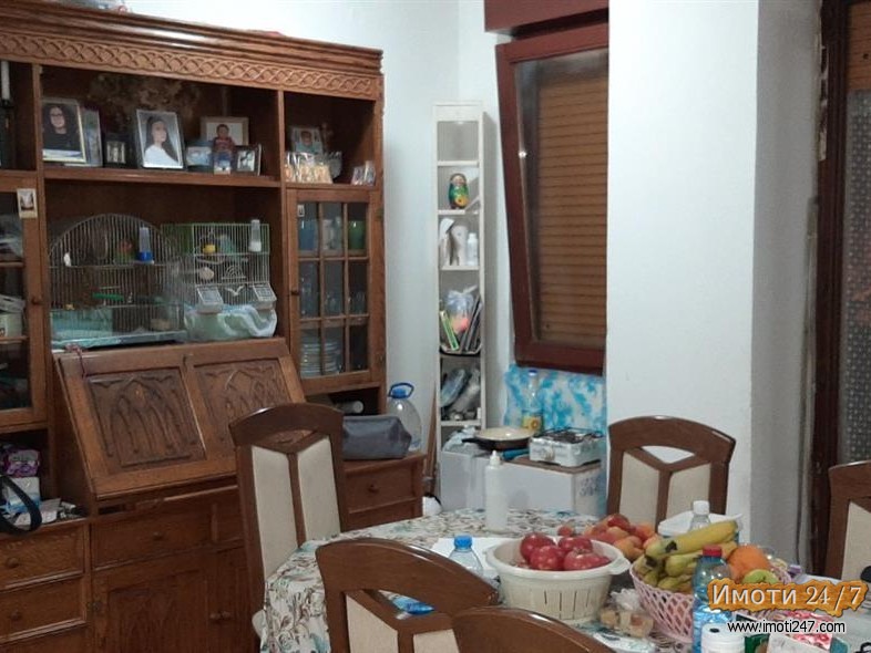 Se prodava stan vo Rasadnik od 83m2