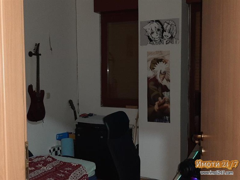 Se prodava stan vo Rasadnik od 83m2