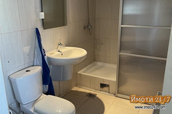 Se prodava mansarda 45m2 blizu Katolicka