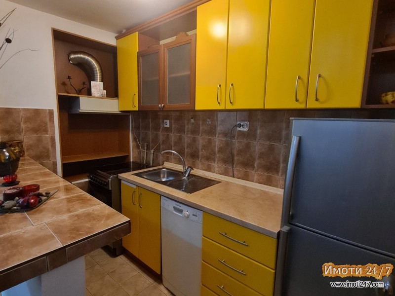 Izdavam trosoben stan vo Aerodrom