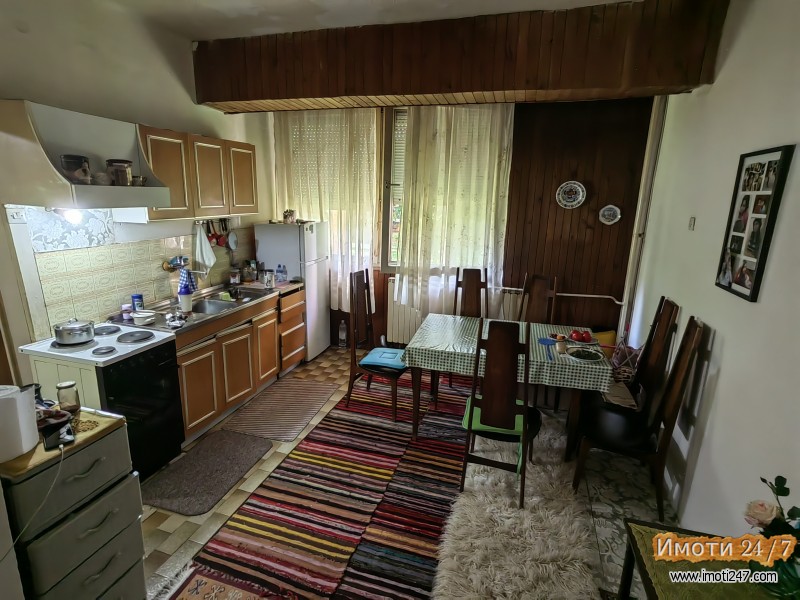 Se prodava stan vo Centar 65m2
