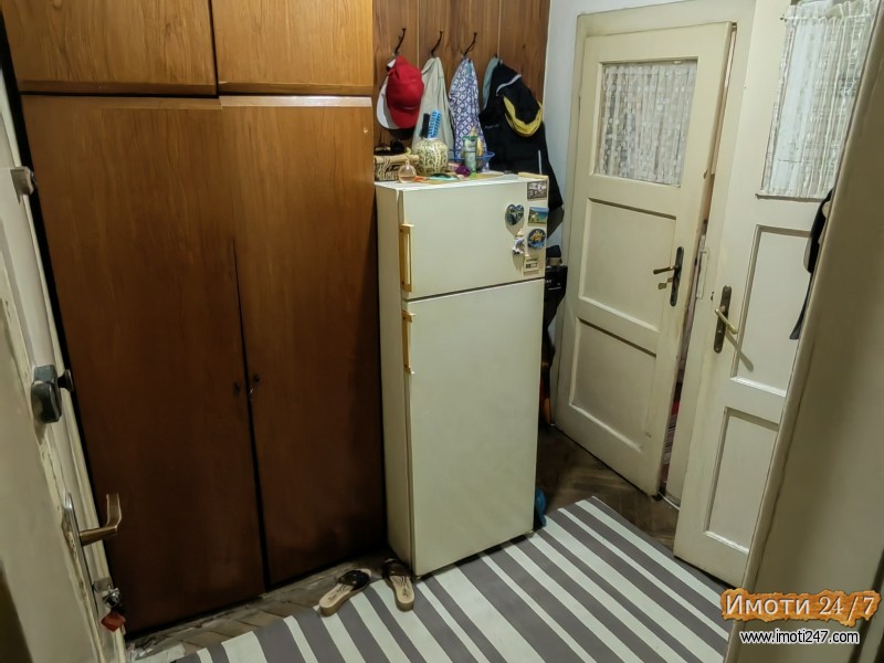 Se prodava stan vo Centar 65m2
