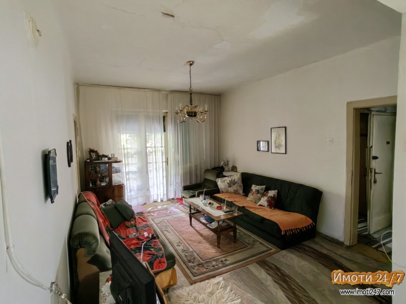 Se prodava stan vo Centar 65m2