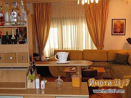 Се продава куќа 111 m2 и барака 96 m2 во еден заеднички двор 355 m2