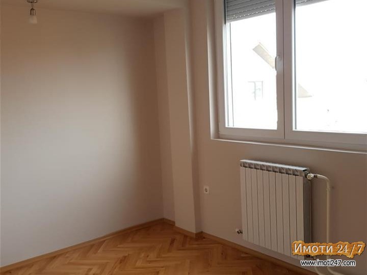 Se prodava stan 84m2 kaj studentskiot dom Goce