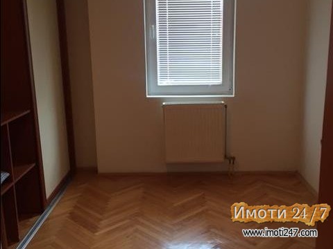 Se iznajmuva stan vo Debar Maalo na odlicna lokacija