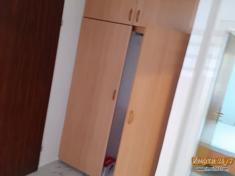 СЕ ИЗНАЈМУВА 