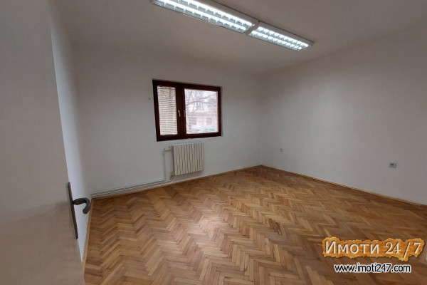 Se izdava DELOVEN PROSTOR na ulRuzveltova