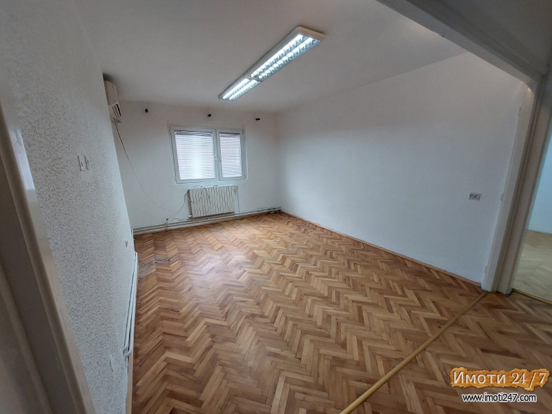 Se izdava DELOVEN PROSTOR na ulRuzveltova