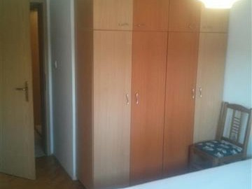 1  6 Se izdava kompletno namesten stan na juzen bulevar centar