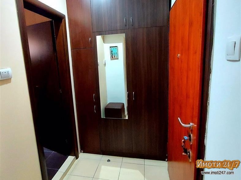 Se prodava stan vo Prolece 97m2