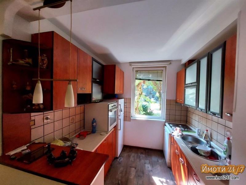 Se prodava stan vo Prolece 97m2