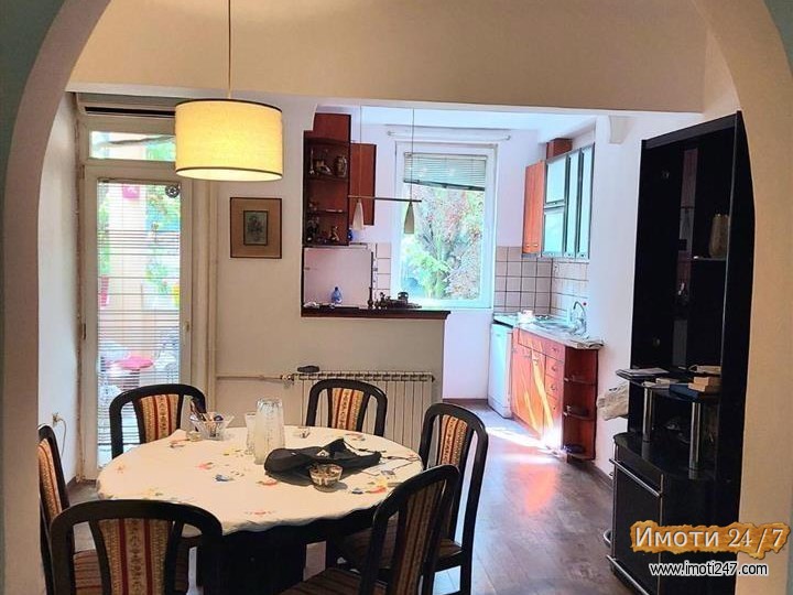 Se prodava stan vo Prolece 97m2