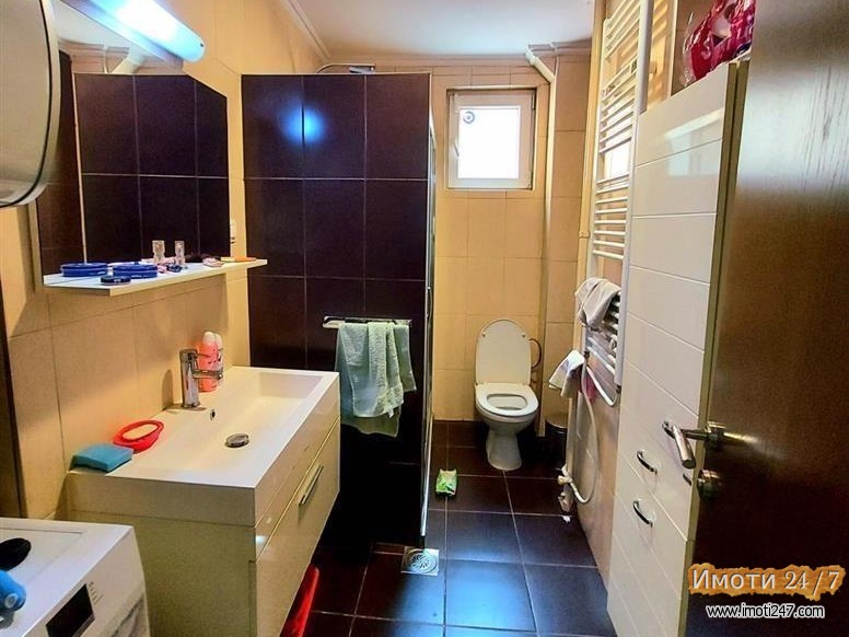 Se prodava stan vo Prolece 97m2