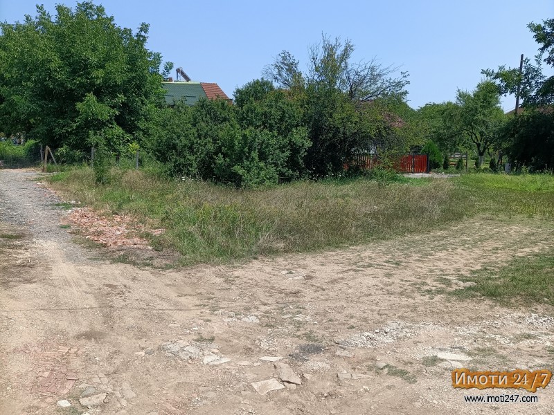 Se prodava plac naselba radisane Bel Kamen 370 m2