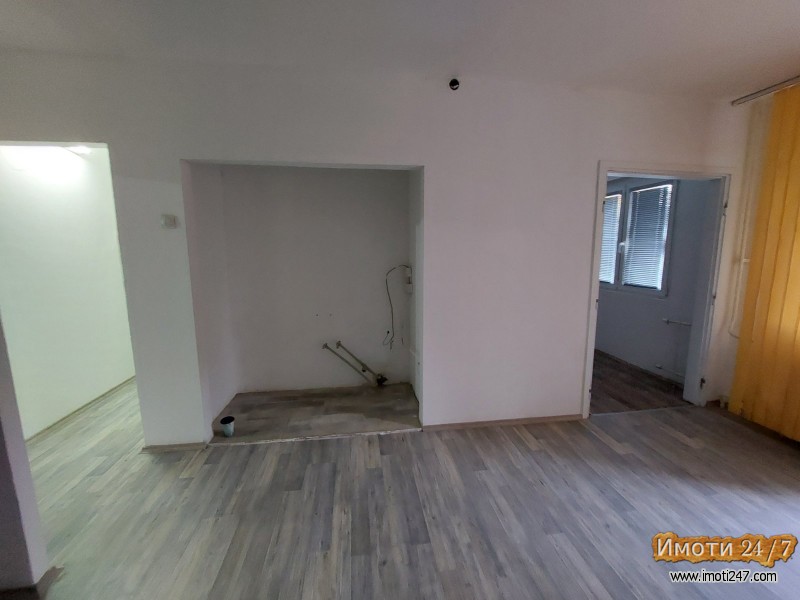 Se prodava stan 57m2 vo Karpos 4 vo ruskite zgradi