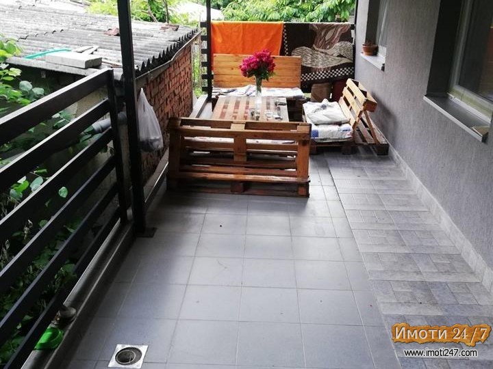 Se prodava stan vo Kozle 45m2 plus 60m2 terasa