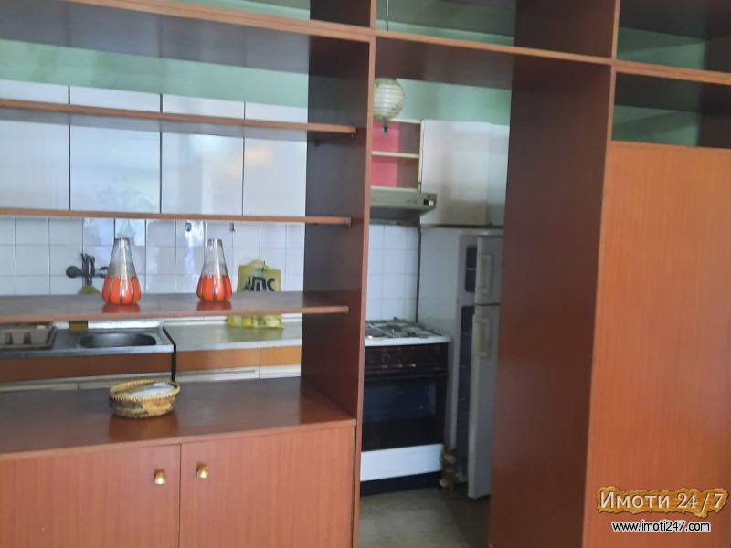 СЕ ПРОДАВА СТАН ВО СТРОГ ЦЕНТАР ГРАДСКИ ЅИД