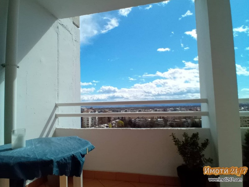 Se prodava stan vo Novo Lisice 77m2