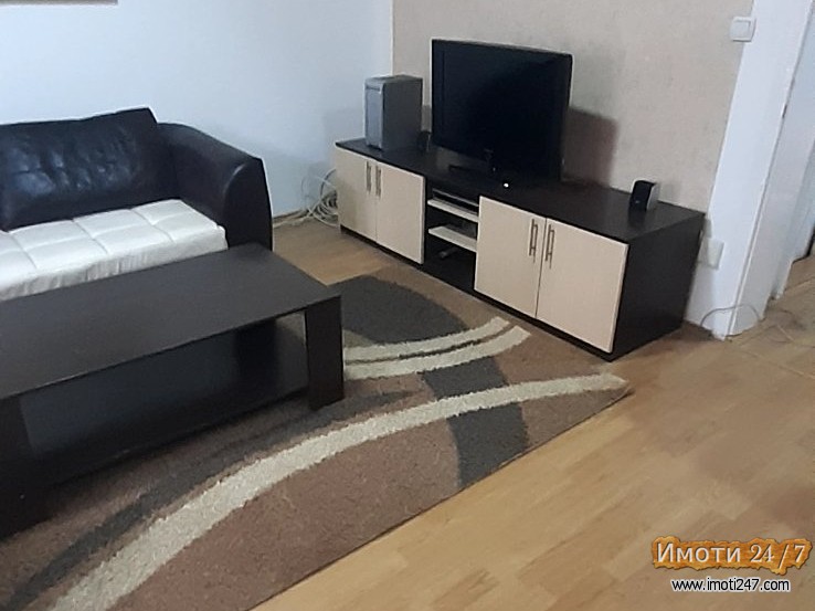 Се издава стан на Плоштад