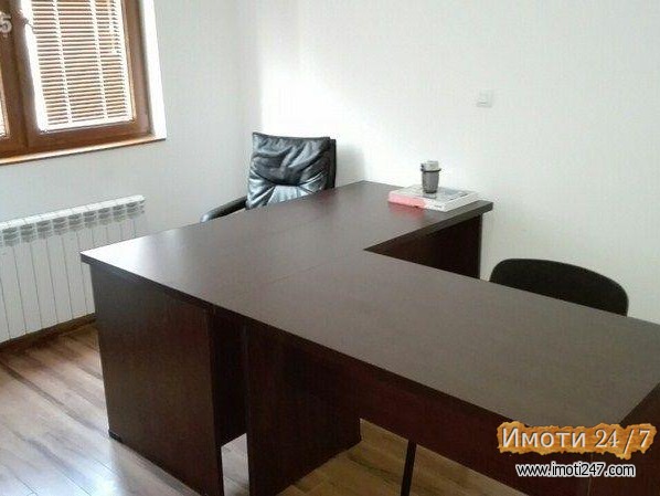 четворособен во гранд престиж први кат 90 наместен за канцеларии