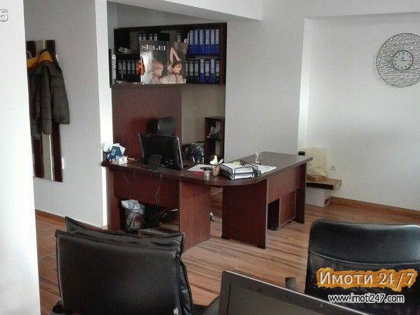 четворособен во гранд престиж први кат 90 наместен за канцеларии