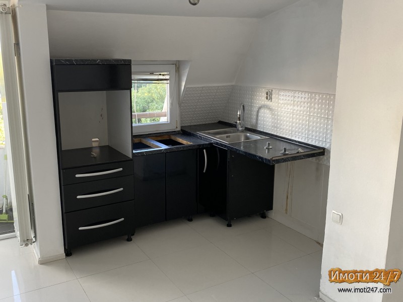 Prodavam 3-soben stan aerodrom tri biseri bez lift