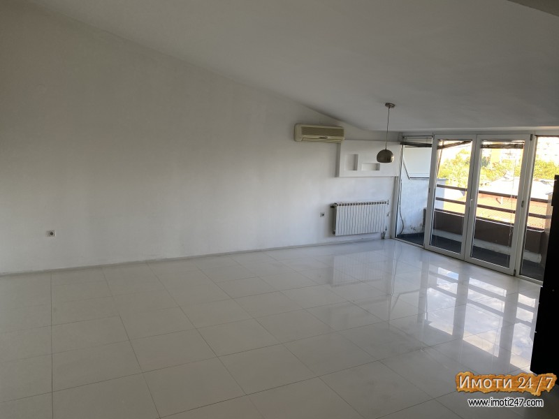 Prodavam 3-soben stan aerodrom tri biseri bez lift