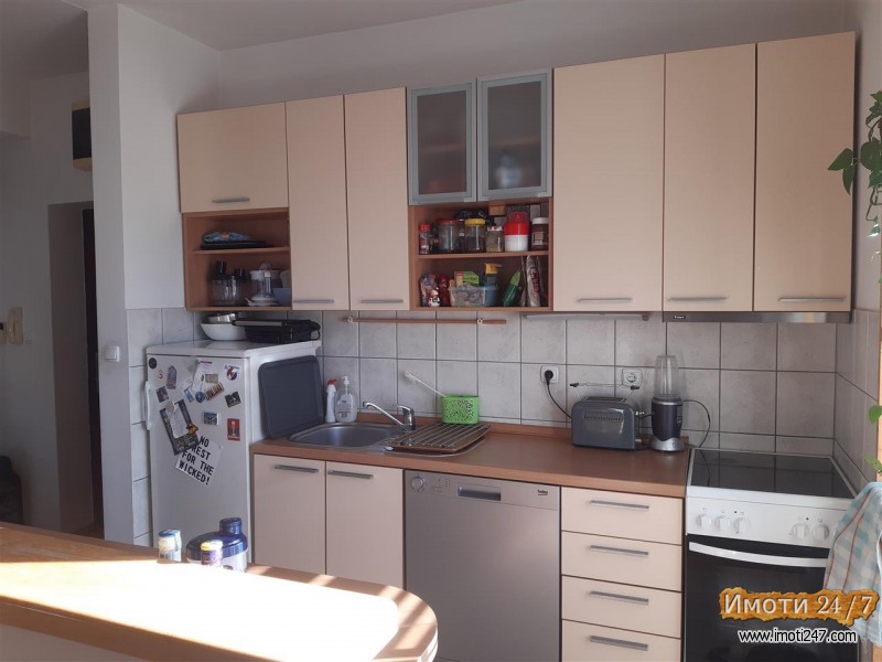 Se prodava stan vo Hrom 89m2