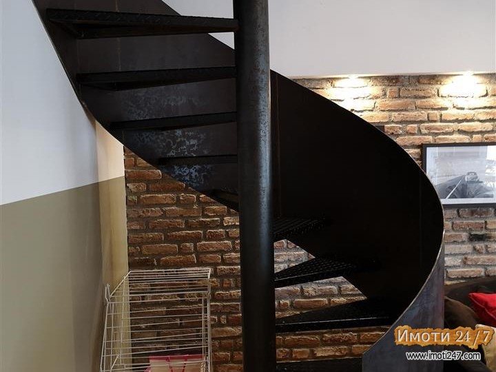 Se izdava stan 75m2  vo Debar Maalo