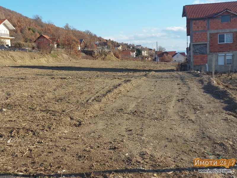 SE PRODAAT PLACEVI PO 350M2 VO BLIZINA NA OHRID