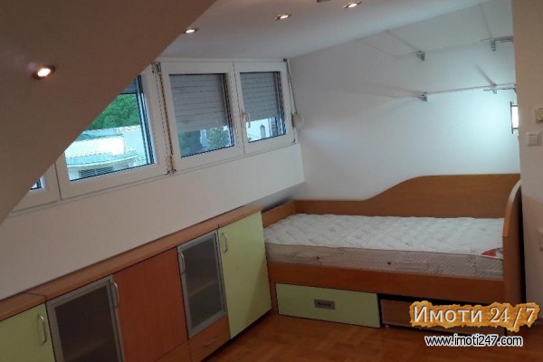 Se prodava dupleks vo Crnice 82m2