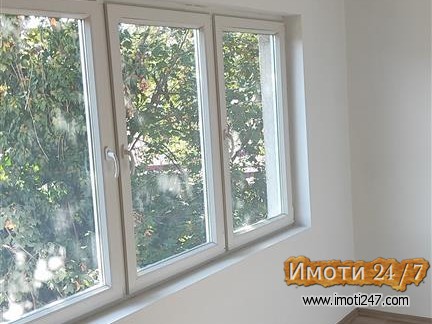 Se prodava stan 59m2 vo Vlae so sopstven dvor