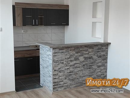 Se prodava stan 59m2 vo Vlae so sopstven dvor