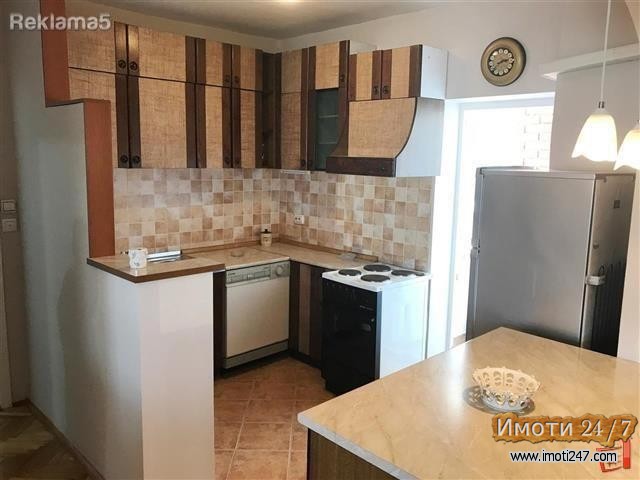 Se izdava stan vo Centar 75m2